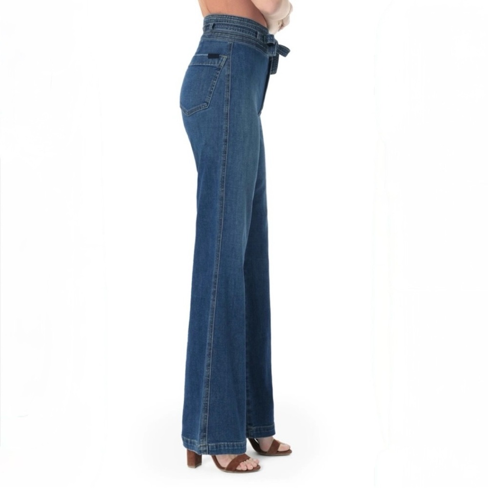 Joe's Jeans
High Rise Wide-Leg Jeans in color Penny 27